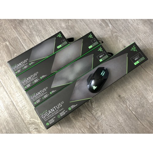 RAZER GIGANTUS V2-MEDIUM--Soft Gaming Mouse Mat, Thick High Density Rubber Foam, Anti Slip Rubber Base, Medium Size (360 x 275) mm